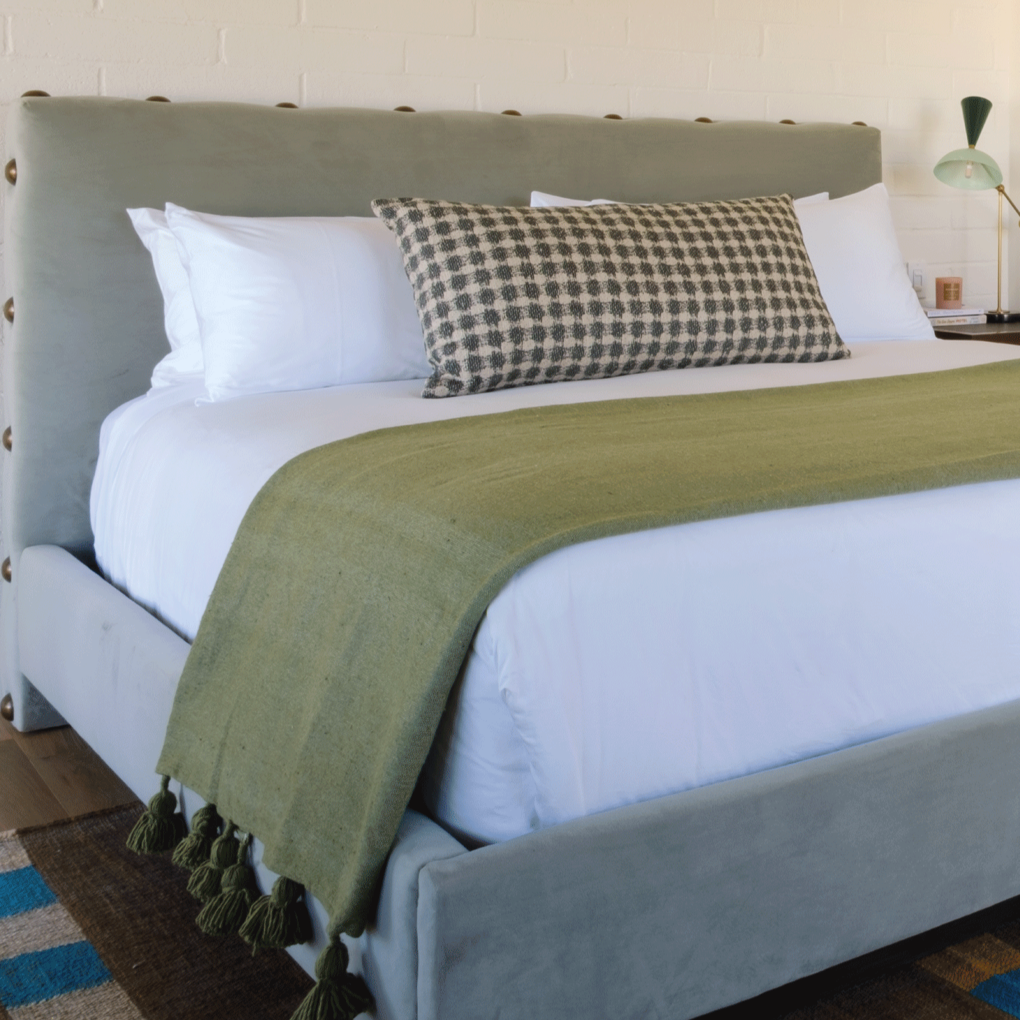 Brass Stud Velvet Bed - Thumbnail 4